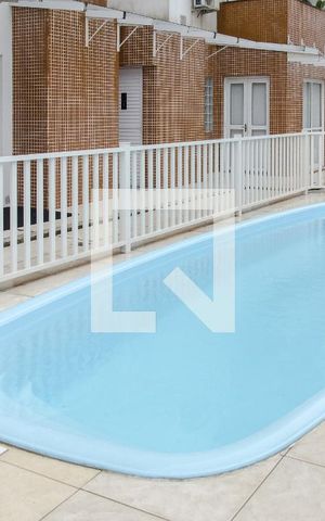 Apartamento à venda com 120m², 3 quartos e 2 vagas Apartamento à venda com 120m², 3 quartos e 2 vagasÁrea comum - Piscina