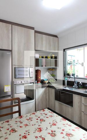 Casa à venda com 94m², 2 quartos e 2 vagasCozinha
