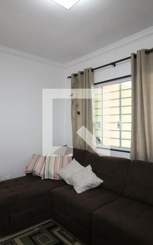 Casa à venda com 94m², 2 quartos e 2 vagasSala