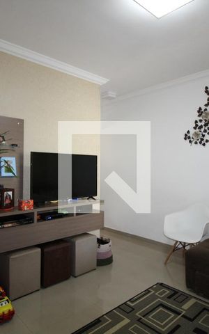 Casa à venda com 94m², 2 quartos e 2 vagasSala