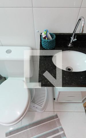 Casa à venda com 94m², 2 quartos e 2 vagasBanheiro