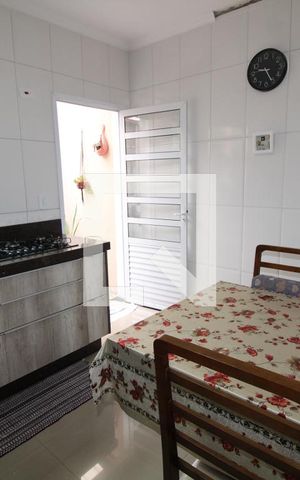 Casa à venda com 94m², 2 quartos e 2 vagasCozinha
