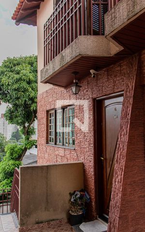Casa de condomínio à venda com 129m², 3 quartos e 2 vagasFachada