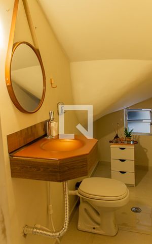 Casa de condomínio à venda com 129m², 3 quartos e 2 vagasLavabo