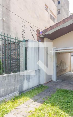 Casa à venda com 215m², 3 quartos e 3 vagas Casa à venda com 215m², 3 quartos e 3 vagasÁrea Externa