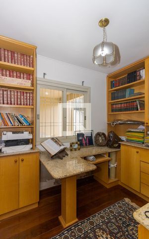 Casa à venda com 215m², 3 quartos e 3 vagas Casa à venda com 215m², 3 quartos e 3 vagasSala - Escritório