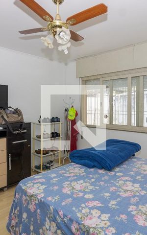 Casa à venda com 215m², 3 quartos e 3 vagas Casa à venda com 215m², 3 quartos e 3 vagasQuarto 2