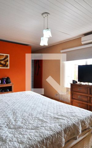Casa à venda com 200m², 5 quartos e 2 vagasSuíte 2