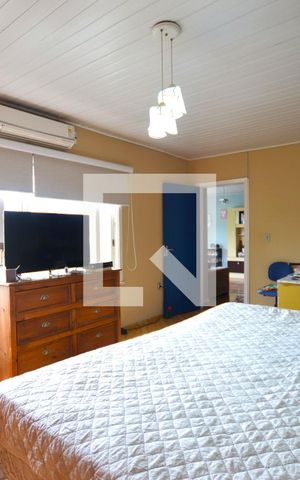 Casa à venda com 200m², 5 quartos e 2 vagasSuíte 2