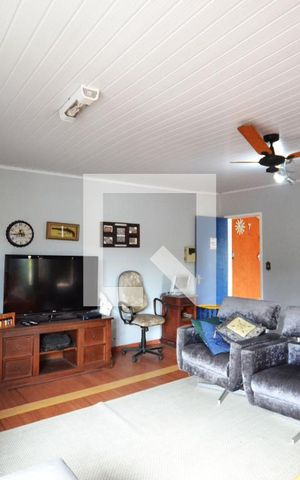 Casa à venda com 200m², 5 quartos e 2 vagasQuarto 3