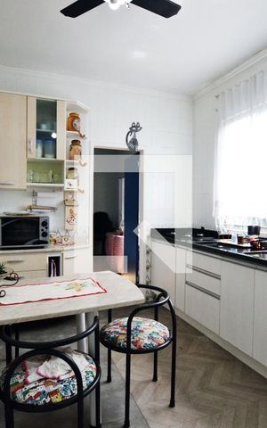 Casa à venda com 200m², 5 quartos e 2 vagasCozinha