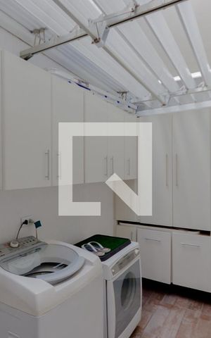Casa à venda com 150m², 3 quartos e 3 vagas Casa à venda com 150m², 3 quartos e 3 vagasÁrea de Serviço
