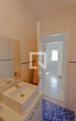 Casa à venda com 150m², 3 quartos e 3 vagas Casa à venda com 150m², 3 quartos e 3 vagasBanheiro