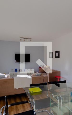 Casa à venda com 150m², 3 quartos e 3 vagas Casa à venda com 150m², 3 quartos e 3 vagasSala