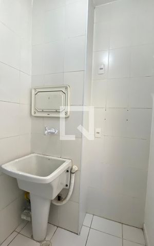 Apartamento para alugar com 72m², 2 quartos e 1 vagaÁrea de Serviço
