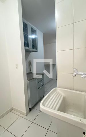 Apartamento para alugar com 72m², 2 quartos e 1 vagaÁrea de Serviço