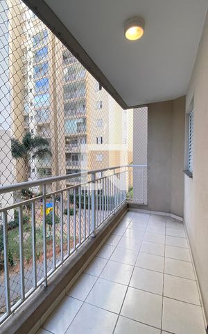 Apartamento para alugar com 72m², 2 quartos e 1 vagaVaranda