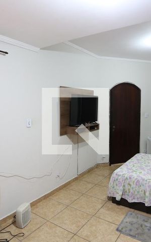 Casa à venda com 160m², 4 quartos e 8 vagasSuíte