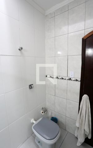 Casa à venda com 160m², 4 quartos e 8 vagasBanheiro da Suíte