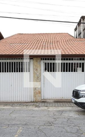 Casa à venda com 160m², 4 quartos e 8 vagasFachada