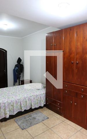 Casa à venda com 160m², 4 quartos e 8 vagasSuíte