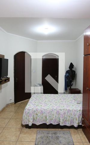 Casa à venda com 160m², 4 quartos e 8 vagasSuíte