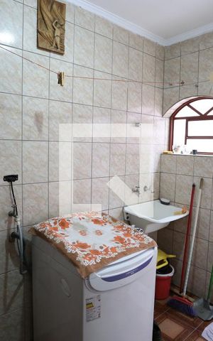 Casa à venda com 160m², 4 quartos e 8 vagasÁrea de Serviço