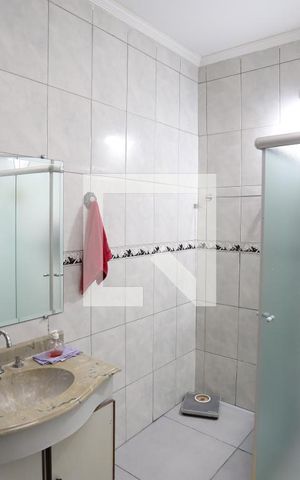 Casa à venda com 160m², 4 quartos e 8 vagasBanheiro da Suíte