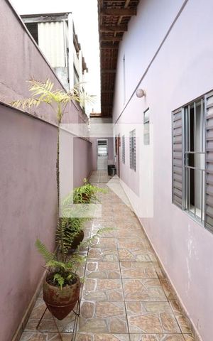 Casa à venda com 160m², 4 quartos e 8 vagasCorredor Lateral