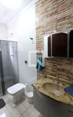 Casa à venda com 160m², 4 quartos e 8 vagasBanheiro