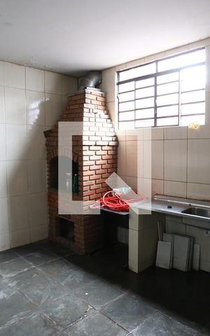 Casa à venda com 160m², 4 quartos e 8 vagasChurrasqueira