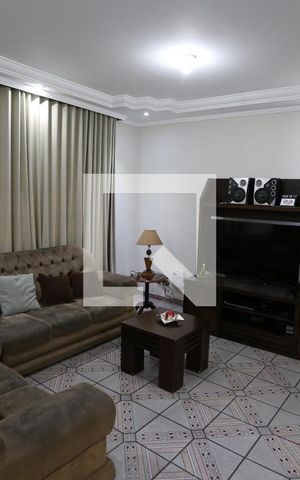 Casa à venda com 160m², 4 quartos e 8 vagasSala