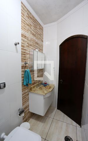 Casa à venda com 160m², 4 quartos e 8 vagasBanheiro