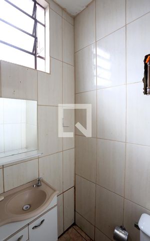 Casa à venda com 160m², 4 quartos e 8 vagasLavabo da Garagem