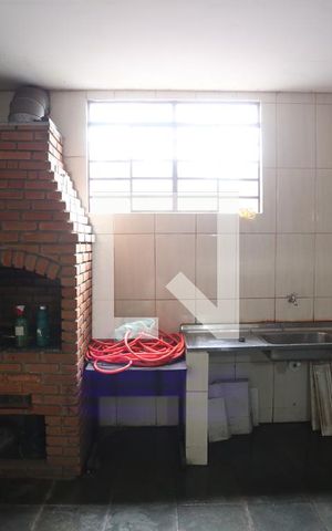 Casa à venda com 160m², 4 quartos e 8 vagasChurrasqueira