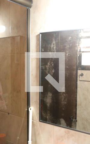 Casa para alugar com 75m², 2 quartos e 1 vagaBanheiro - Suíte