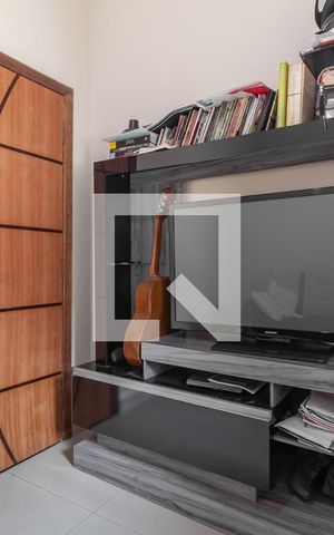 Casa à venda com 210m², 6 quartos e 2 vagas Casa à venda com 210m², 6 quartos e 2 vagasCasa 1 - Quarto 2