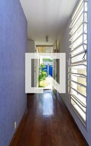 Casa para alugar com 550m², 4 quartos e 6 vagas