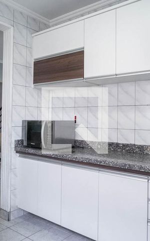Casa à venda com 100m², 4 quartos e 2 vagas Casa à venda com 100m², 4 quartos e 2 vagasCozinha