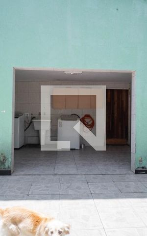 Casa à venda com 100m², 4 quartos e 2 vagas Casa à venda com 100m², 4 quartos e 2 vagasÁrea Externa