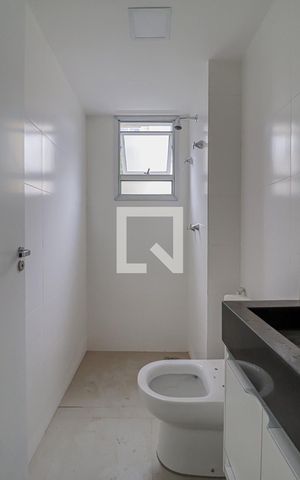 Apartamento para alugar com 55m², 2 quartos e 2 vagasBanheiro do Corredor