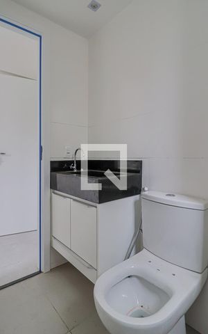 Apartamento para alugar com 55m², 2 quartos e 2 vagasBanheiro do Quarto 2 Suíte