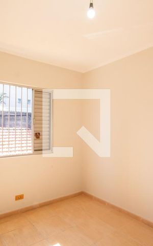 Casa para alugar com 100m², 2 quartos e 1 vaga Casa para alugar com 100m², 2 quartos e 1 vagaQuarto 1