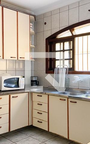 Casa à venda com 150m², 3 quartos e 2 vagas Casa à venda com 150m², 3 quartos e 2 vagasCozinha
