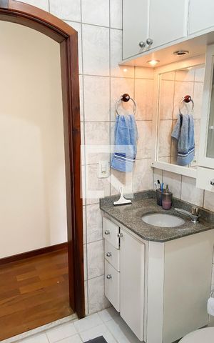 Casa à venda com 150m², 3 quartos e 2 vagas Casa à venda com 150m², 3 quartos e 2 vagasBanheiro