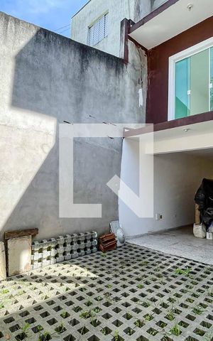 Casa à venda com 130m², 3 quartos e 3 vagas Casa à venda com 130m², 3 quartos e 3 vagasGaragem