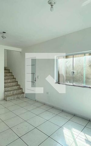 Casa à venda com 130m², 3 quartos e 3 vagas Casa à venda com 130m², 3 quartos e 3 vagasSala