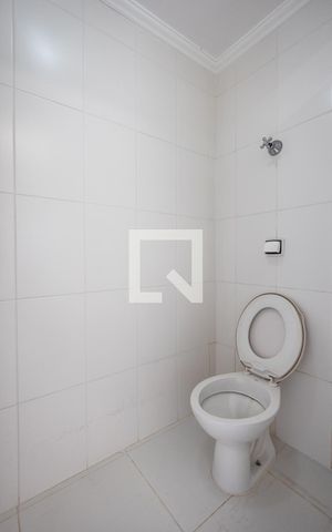 Apartamento para alugar com 80m², 2 quartos e 1 vagaÁrea de Serviço - Banheiro