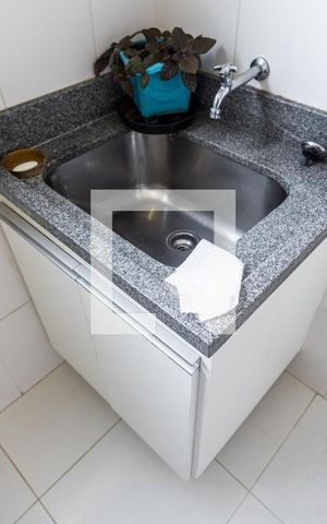 Apartamento para alugar com 80m², 2 quartos e 1 vagaÁrea de Serviço