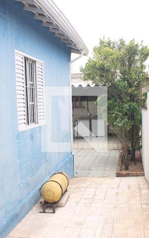 Casa à venda com 120m², 3 quartos e 2 vagasCorredor